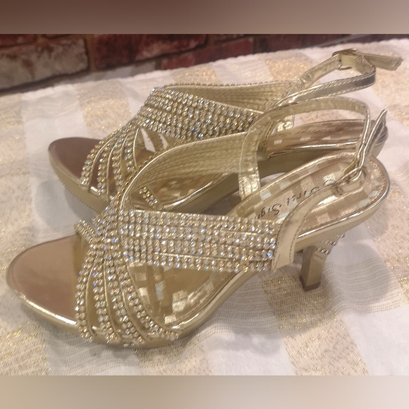 Gold shoes - Picture 8 of 16